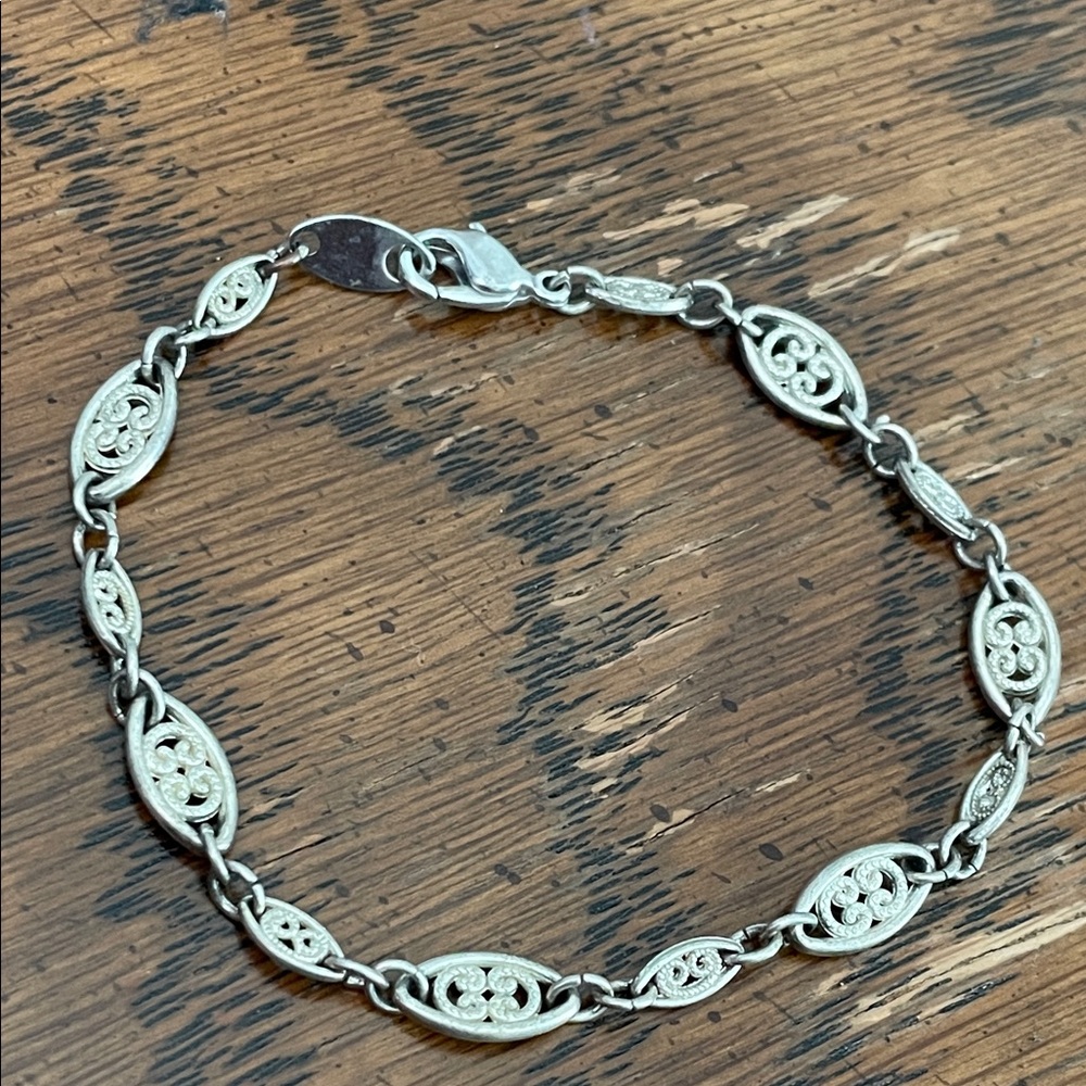 Elegant Silver tone Bracelet